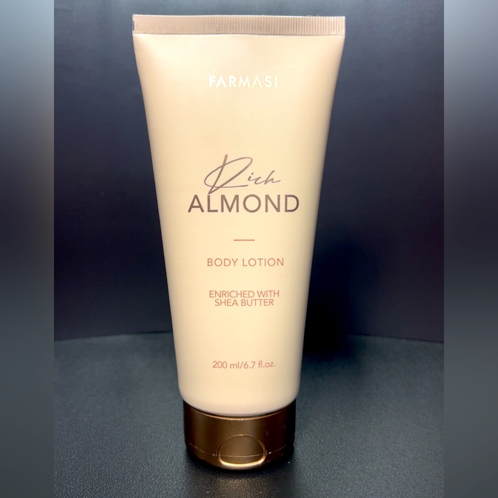 Farmasi Rich Almond Body Lotion